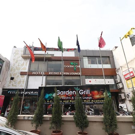 Hôtel Oyo 29095 Garden Grill à Saharanpur Extérieur photo